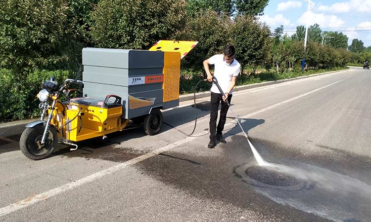 電動(dòng)小型高壓清洗車 電動(dòng)小型高壓清洗車