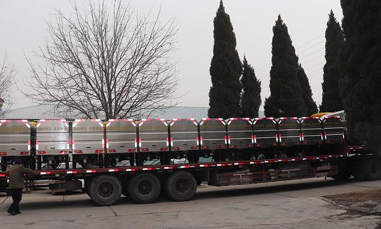 北京環衛公司引進大批兩分類垃圾車