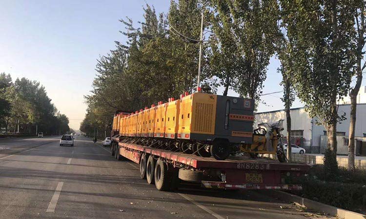 等待卸車 三輪高壓清洗車