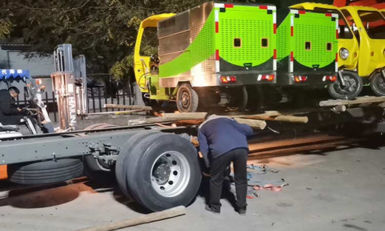 百易長青-小型多功能高壓清洗車發貨裝車 小區高壓沖洗車