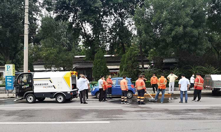 電動(dòng)高壓清洗車馬路清洗作業(yè) 環(huán)衛(wèi)高壓清洗車