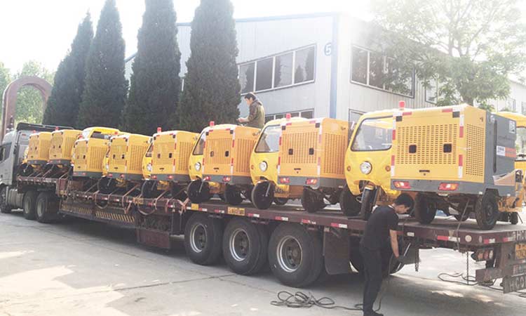 環衛公司定制多功能高壓清洗車出貨現場