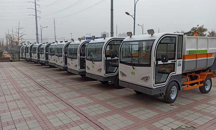 南方環衛公司訂購四輪電動垃圾清運車