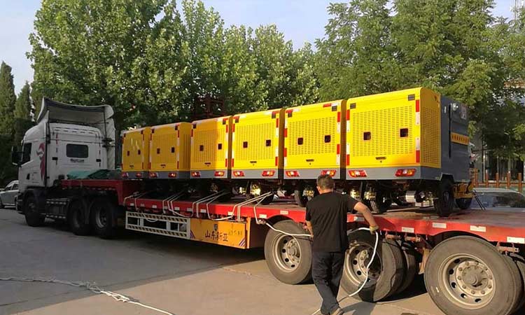 電動三輪高壓清洗車裝車發往深圳環衛