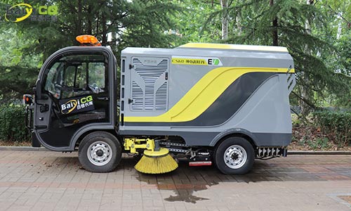 小型道路洗掃車，“變干掃，為洗掃”創新環衛