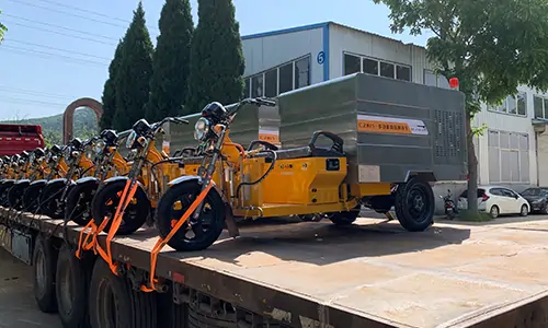 小型三輪高壓清洗車(chē)近日發(fā)往深圳某環(huán)衛(wèi)公司