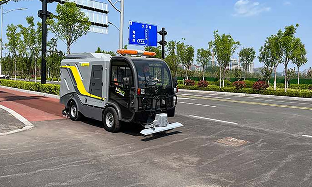 道路污染深度清潔車--深度清潔，多領域、多區域路面保潔、衛生治理！