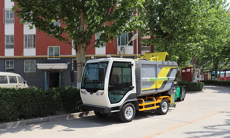 忘了汽油版本環衛車吧!這款純電動后裝式垃圾清運車,可解決眾多垃圾轉運難題!