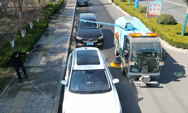 純電動洗掃車展神通，狹窄路段地面清潔洗掃有奇效！
