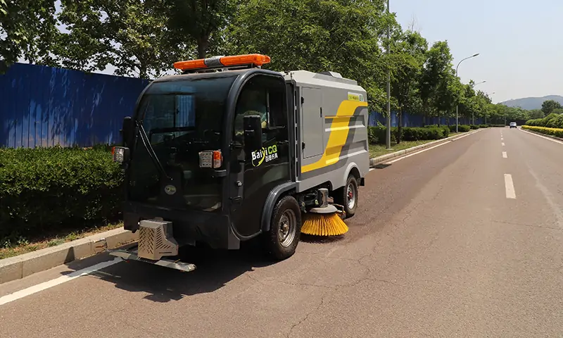 機場 廠區 園林 物業地面洗掃問題，一車解決！見證純電動洗掃車的洗掃魅力吧！