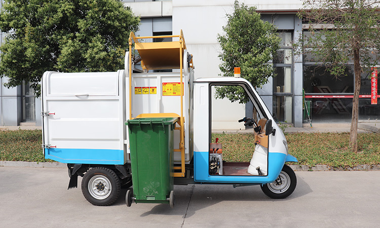 側裝式垃圾清運車BY-L25
