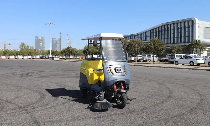 純電動小型掃地車：環衛新利器