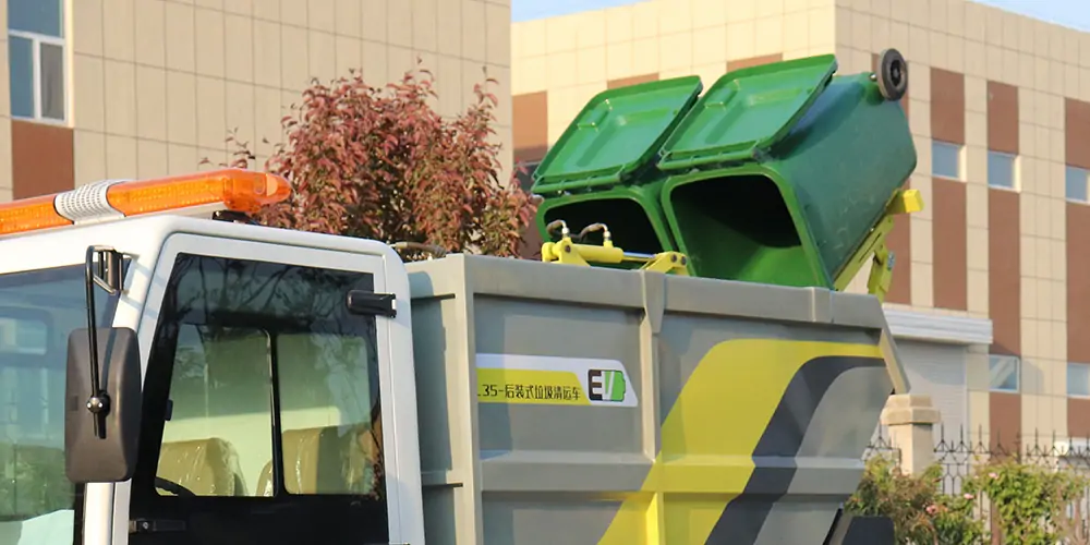 掛桶式垃圾車(chē) 后裝式垃圾清運(yùn)車(chē) 生活垃圾車(chē) 保潔垃圾車(chē) 運(yùn)輸垃圾車(chē) 掛桶式垃圾車(chē) 后裝式垃圾清運(yùn)車(chē) 生活垃圾車(chē) 保潔垃圾車(chē) 運(yùn)輸垃圾車(chē)