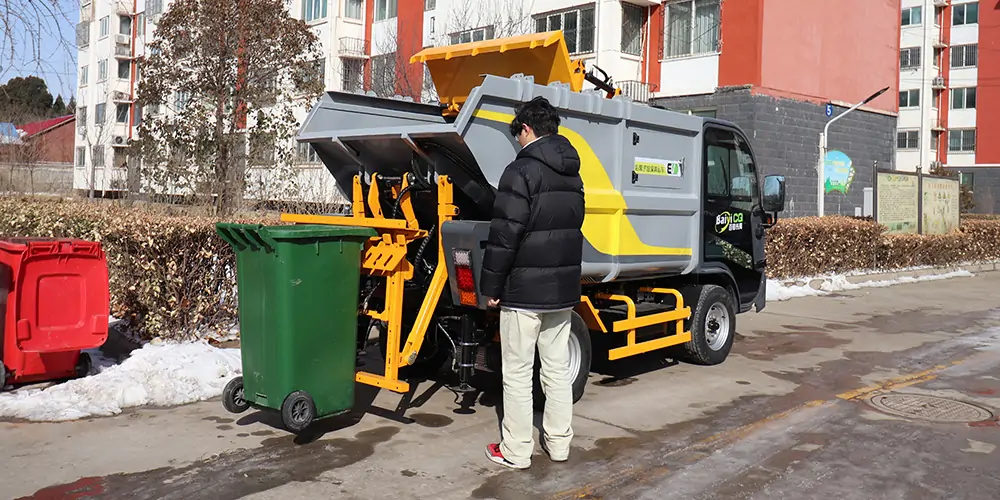 電動環衛垃圾車,電動掛桶垃圾車,環衛電動三輪垃圾車,后裝垃圾車 電動環衛垃圾車,電動掛桶垃圾車,環衛電動三輪垃圾車,后裝垃圾車