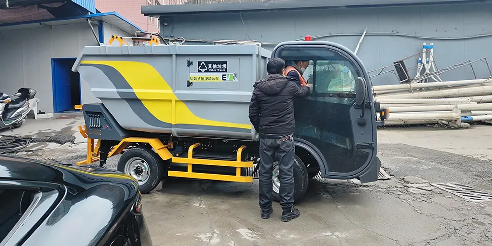 電動環衛垃圾車,電動掛桶垃圾車,環衛電動三輪垃圾車,后裝垃圾車,掛捅垃圾車 電動環衛垃圾車,電動掛桶垃圾車,環衛電動三輪垃圾車,后裝垃圾車,掛捅垃圾車