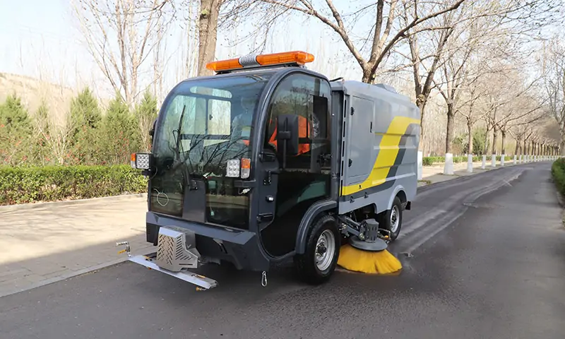 純電動小型洗掃車：高效環保的城市清潔解決方案