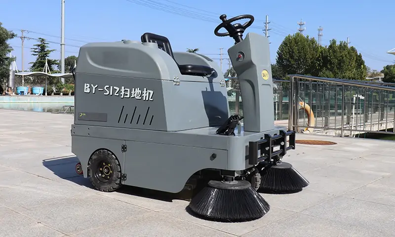 小型純電動清掃車：城市清潔的高效環保助手