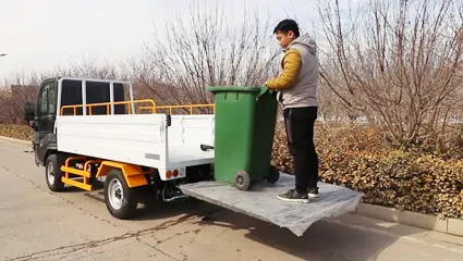 八桶式垃圾清運車BY-L8操作環境